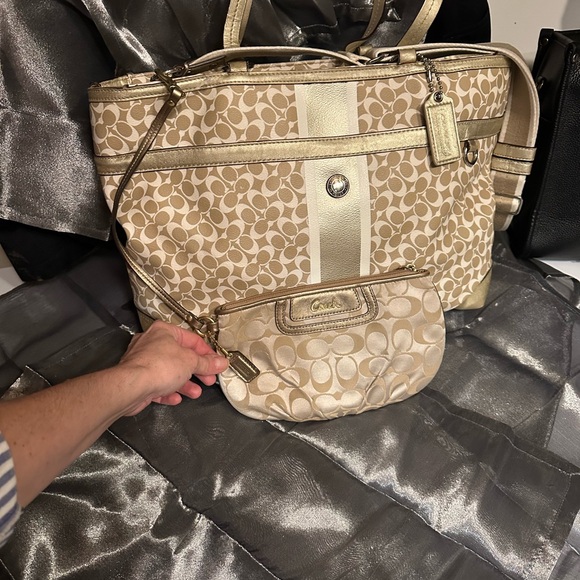 Big COACH Weekender - Picture 7 of 16